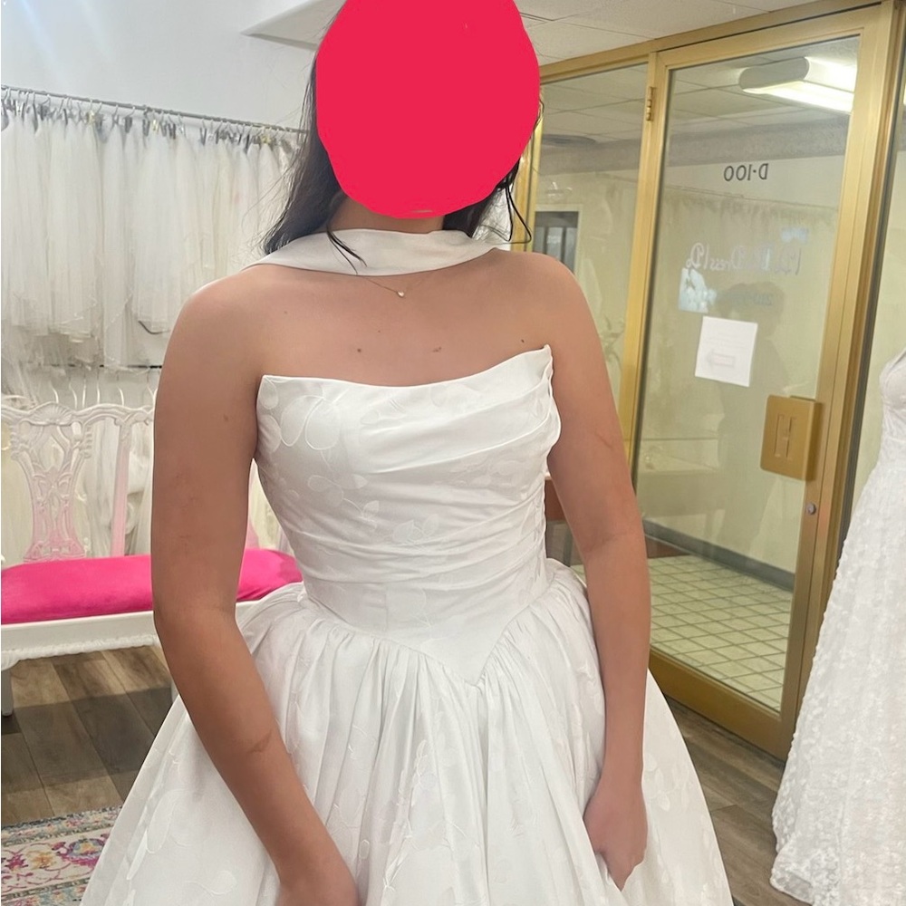 Elegant White BASQUE WAIST Wedding Dress